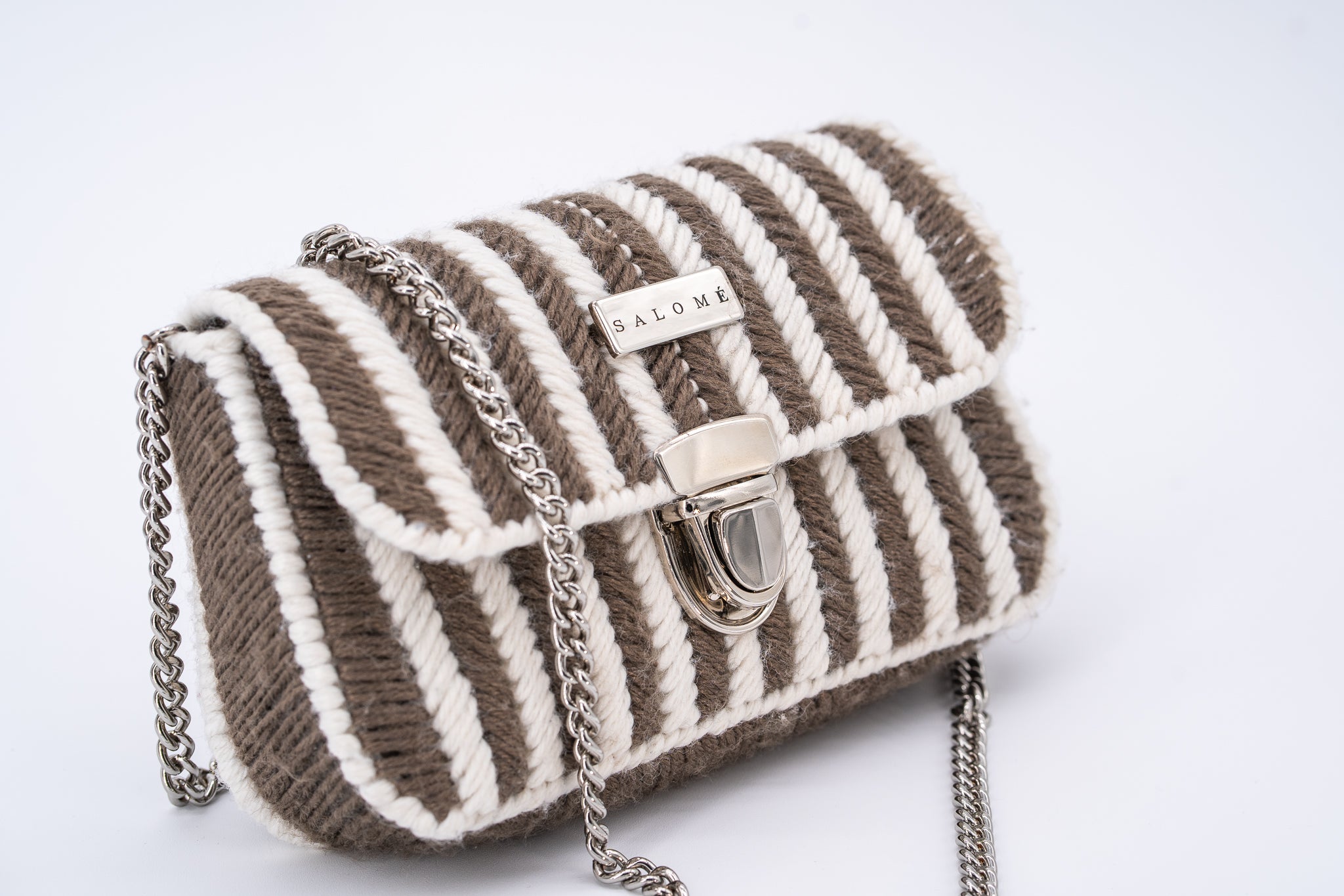 Victoria - brown+white