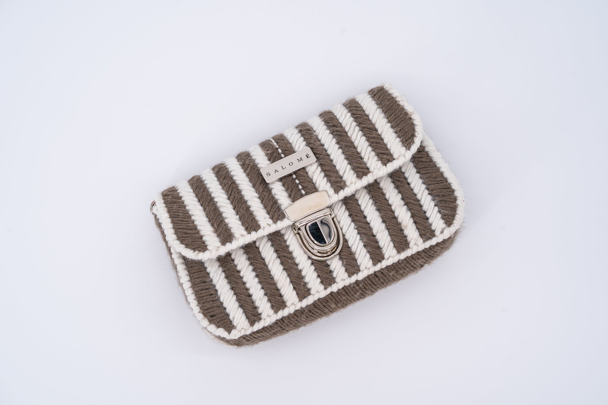 Victoria - brown+white