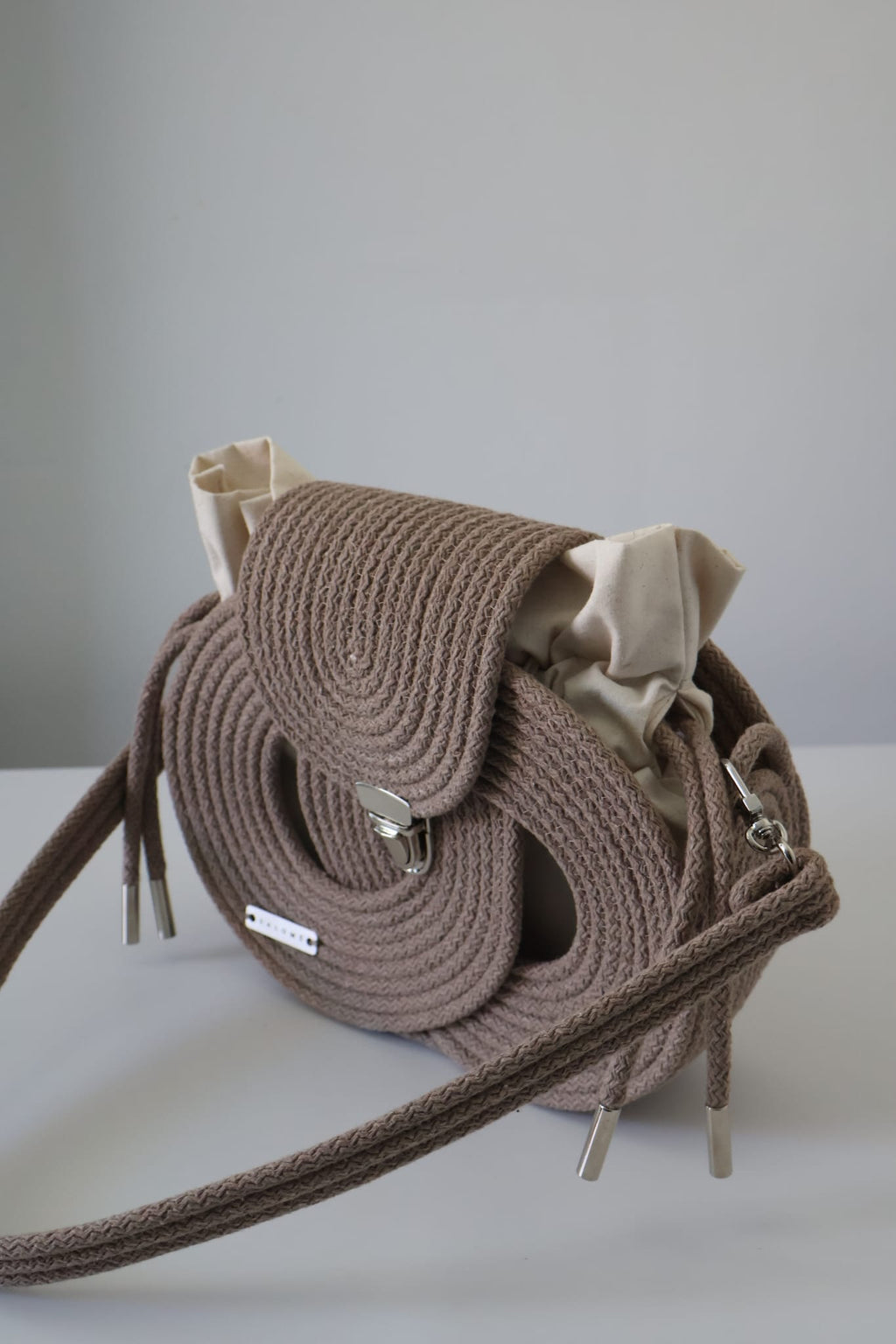 Thea - dark beige