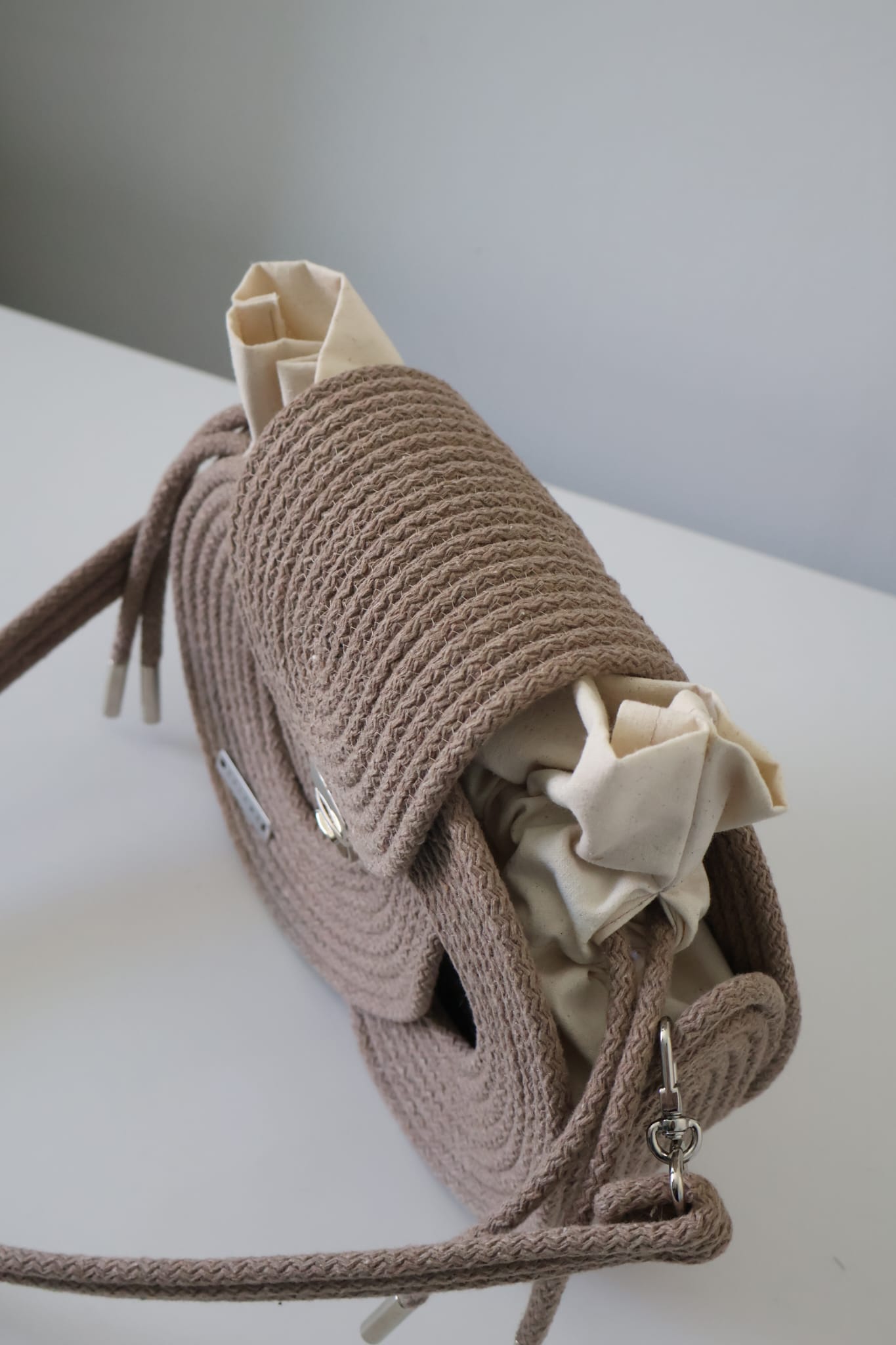 Thea - dark beige